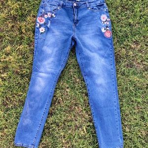 High waisted embroidered jeans